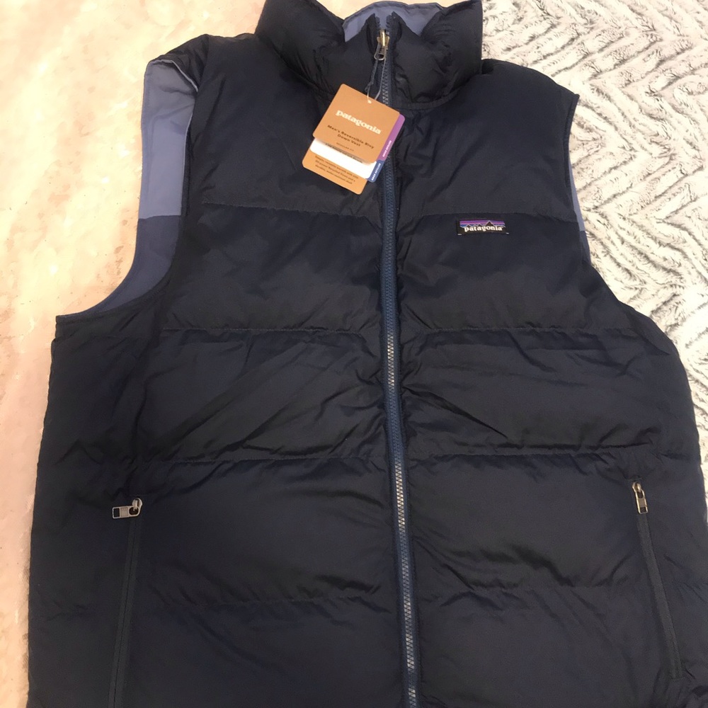 NWT men’s reversible Patagonia down vest